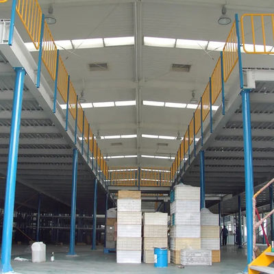 Soğuk Depolama Depolama Pallet Çelik Depolama Rack ISO9001 Kargo Asansörü ile